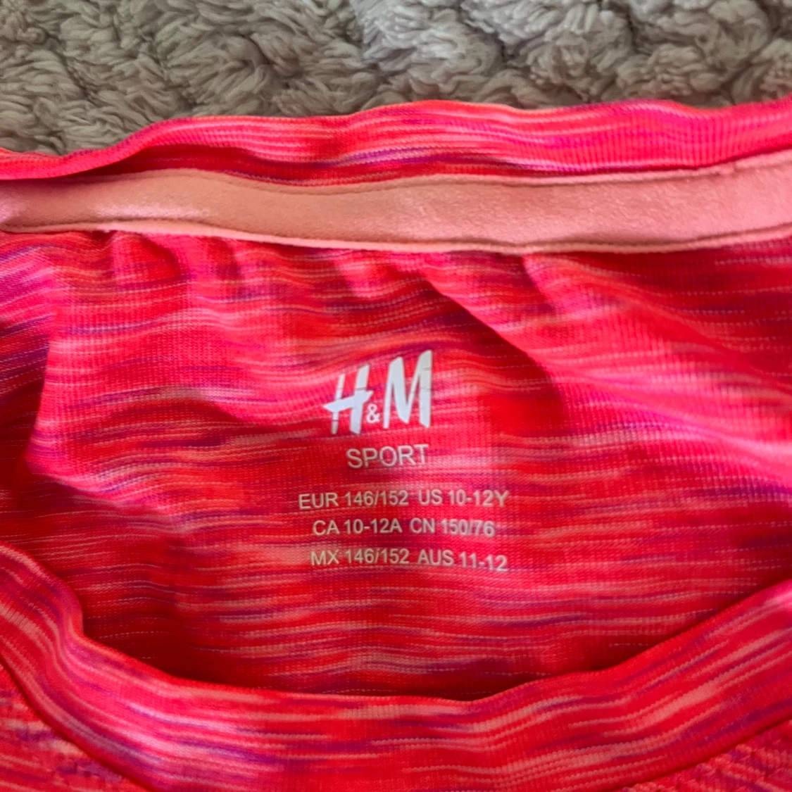 Neonrosa tränings T-shirt  - 1