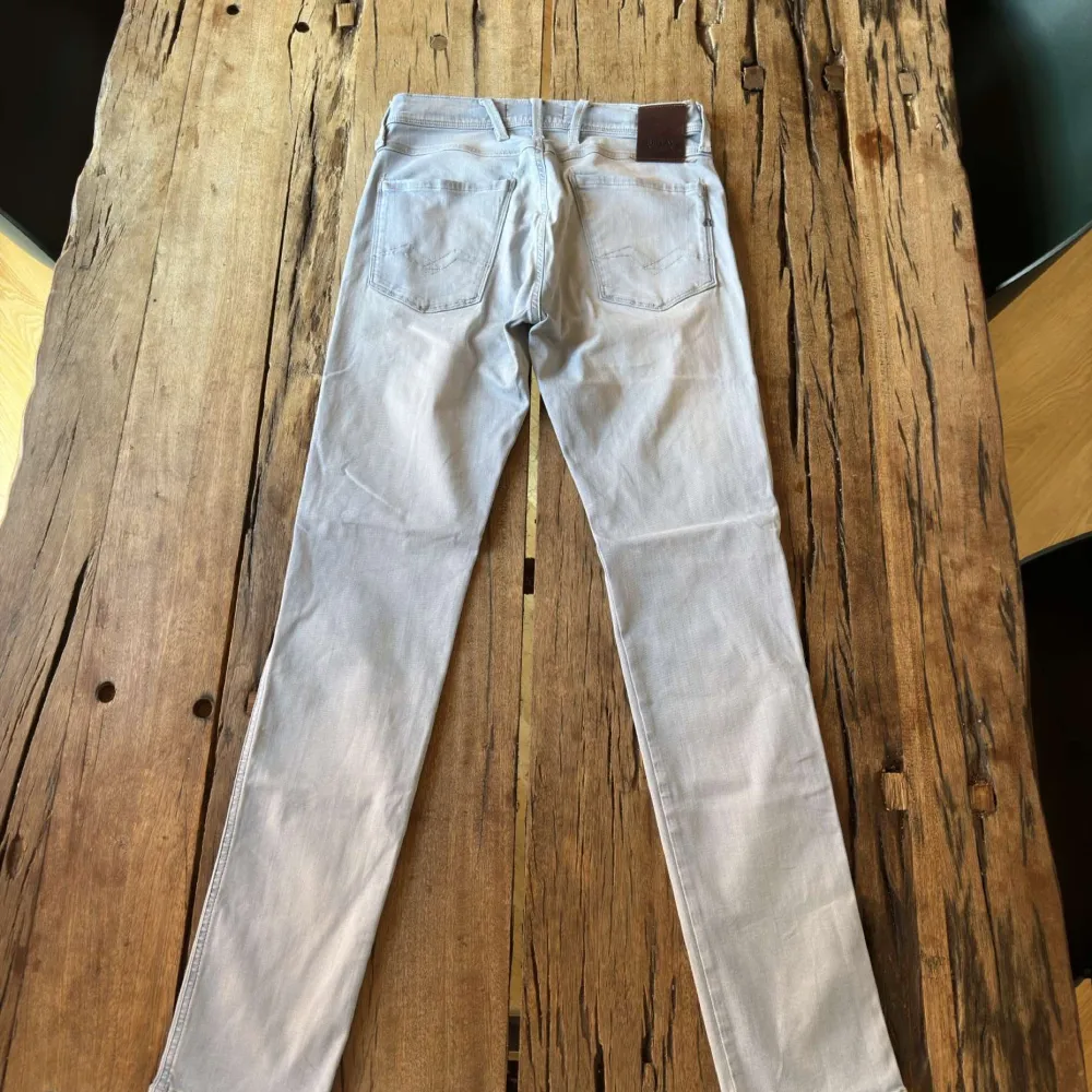 Sjukt snygga Replayjeans😍 Nypris 1700:- 💵 Skick 10/10✅ Hör av dig vid minsta fråga eller fundering//Legitresell. Jeans & Byxor.