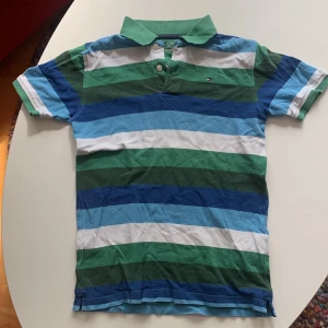 Tommy Hilfiger piké  - Bra skick, inte använd så mycket 