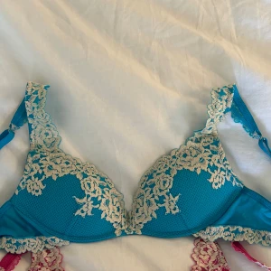 Intimissimi bj - Blå bh från intimissimi i nyskick. Använd 2 ggr. Storlek 75B