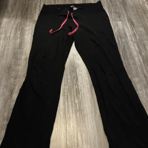 Mysbyxor  - Använd fåtal gånger🌸💓 köpt second hand!  Väldigt lågmidjade💓