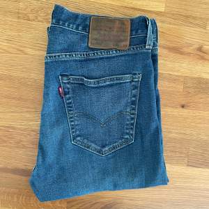 Levis jeans, bra skick, nypris 800kr, säljer för 249kr. Storlek W31 L32