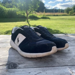 Polo trainers stl 44 - Ett par polo trainers som är 7/10 skick som inte används längre ny pris 900kr  