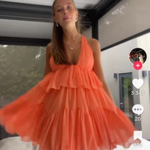 Söker denna klänning - Söker!!!!