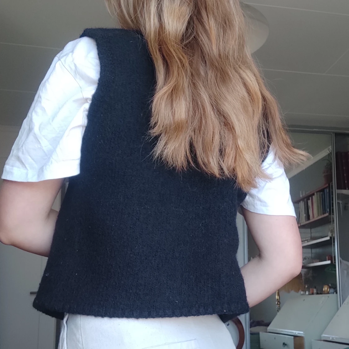 Svart ylleväst - 90
