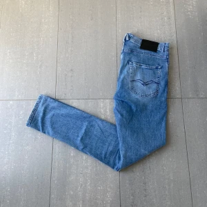 Replay jeans  - Säljer nu dessa snygga replay jeans i bra skick, skriv för fler bilder/frågor🙌🏼