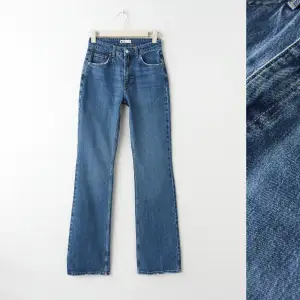 Bootcut jeans från Gina tricot, kommer inte till användning! Skriv för fler frågor💗