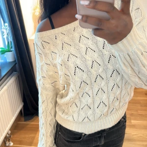 Pointelle stickad tröja - Fin pointelle stickad tröja från only som inte längre kommer till användning💕