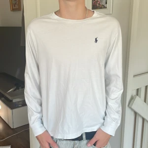 Ralph lauren långärmad tröja - Storlek 151-161 använd i 3 månader, inga defekter.