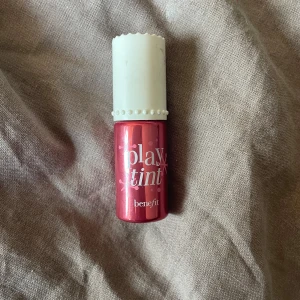 Benefit PlayTint - aldrig använd, endast öppnad.