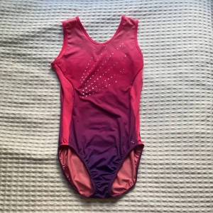 Gymnastikdräkr från Decatlon. Storlek 15 år  - Gymnastikdrält från Decatlon som inte kommer till användning 