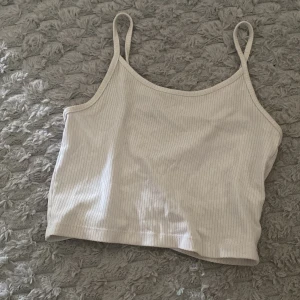 Linne - Mjuk,skön,luftig,bra material.