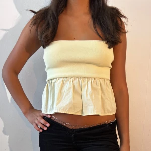 Gul topp  - Gul strapless sommartopp