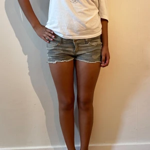 Lågmidjade shorts  - Lågmidjade militär shorts 