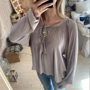 Jättefin blus💓💓 - Jättefin blus från twist and tango!! Den kommer bara inte t användning💓💓