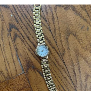 Guld klocka  - Sjukt fin petit guldklocka Vintage 