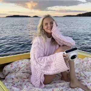 Stickad tröja - Jättefin rosa stickad tröja från Gina tricot. Nyskick💖