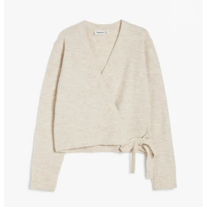 Stickad kofta - Beige stickad kofta med knytning🤍