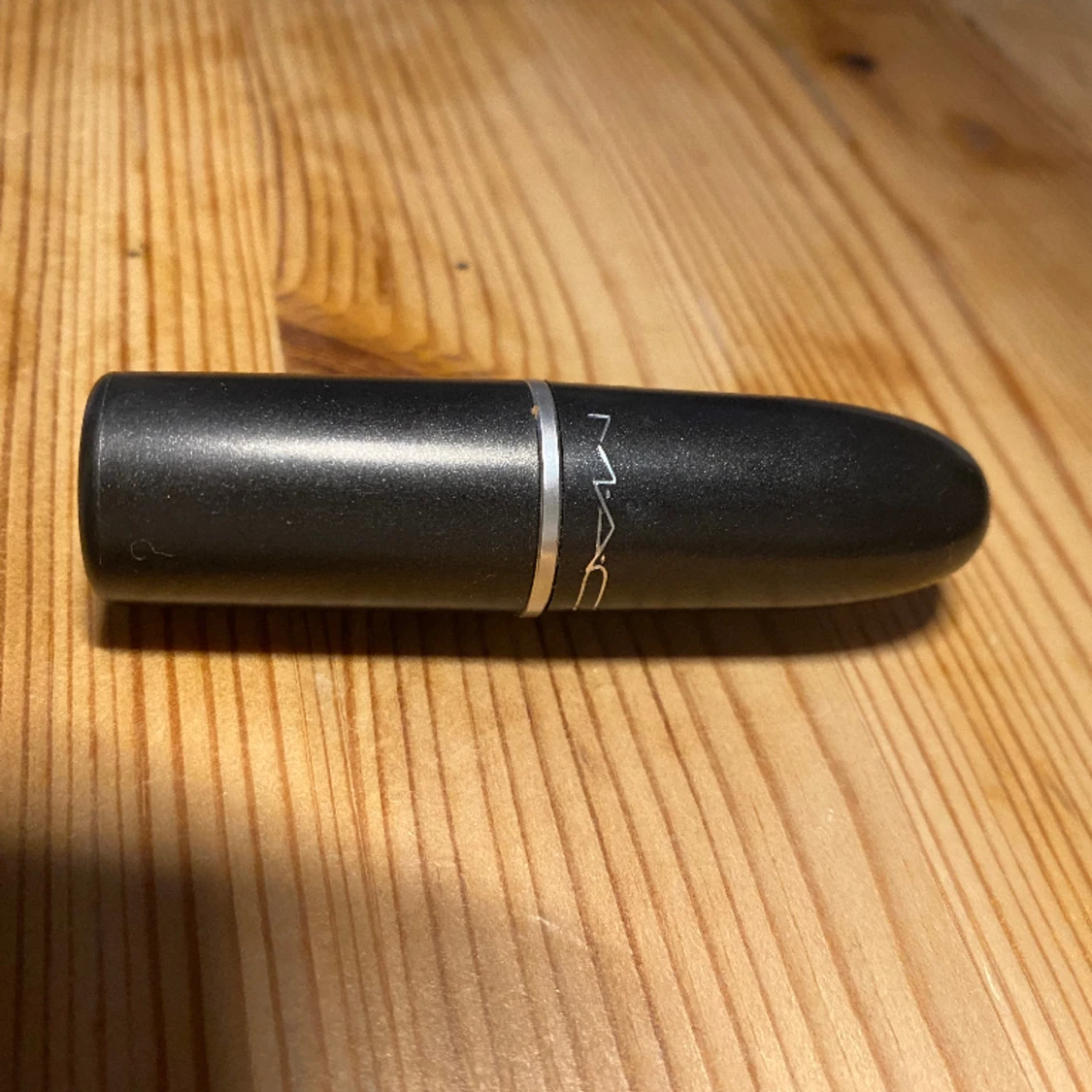 MAC lipstick  - 90