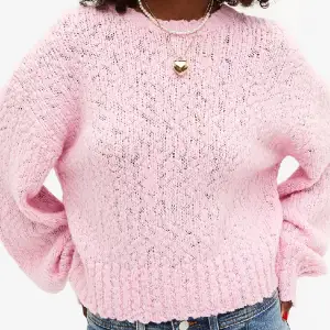 Så fin rosa stickad tröja från monki 💖 Använd gärna köp nu funktionen ❤️