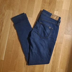 Jeans  - Storlek 34 