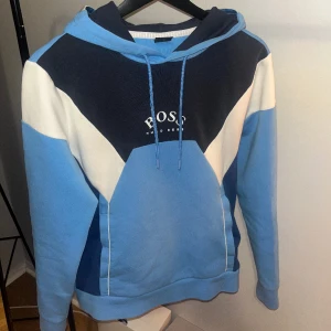 Hugo Boss tröja - Hör av er vid intresse!😁