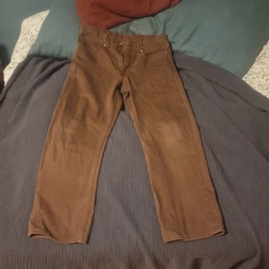 Skater jeans - Riktigt shöna jeans använder inte längre för dom är för små, mycket gott skick perfekt att skatea i. Dm för frågor 