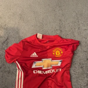 Man United tröja storlek 164 - Bra skick
