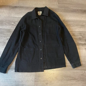 Jeans jacka - Jeans jacka  Stl M  Relaxed fit  Ny pris 799