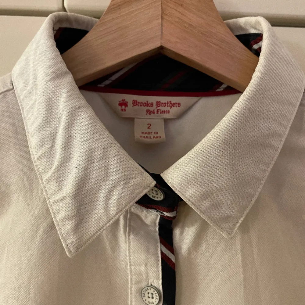 Brooks Brothers cotton shirt in perfect condition! Size US 2/ FR 38/ UK 8. Bought in New York.. Skjortor.