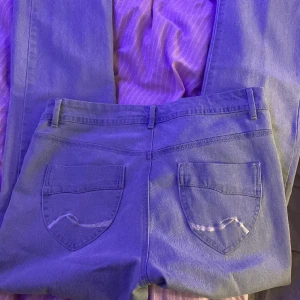 Ljusblå Low waist jeans - Säljer super snygga Low waist jeans i strl 36-38❤️