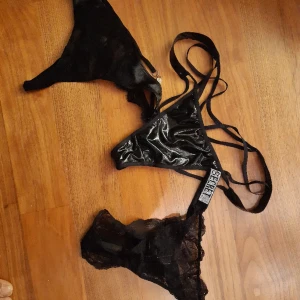 String hunkmöller /victora secrets  - Seciga snygga string märkes string , lack läder och med spets 