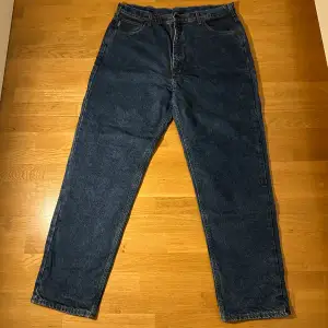 Vintage Carhartt carpenter jeans Storlek 34/36 Skriv för frågor, mått eller fler bilder😊
