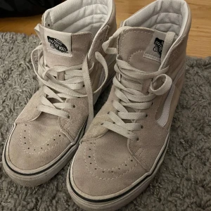 Vans - Säljer mina vans strl 38, använda max 10 ggr så väldigt fint skick!🩷