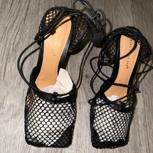 Klackskor svarta  - Helt nya storlek 38