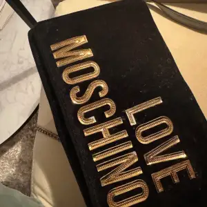 Moschino väska 