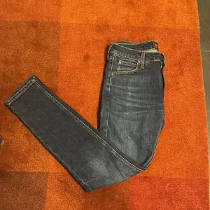 Hej, säljer dessa blåa jeans från Lee / Modell är Luke / Storlek 29/32 / Bra skick