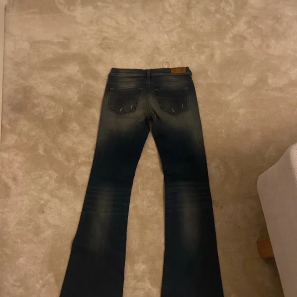 Säljer dessa superfina diesel jeans som aldrig är använda me lappar kvar! Storlek W27 L32🥰. Jeans & Byxor.