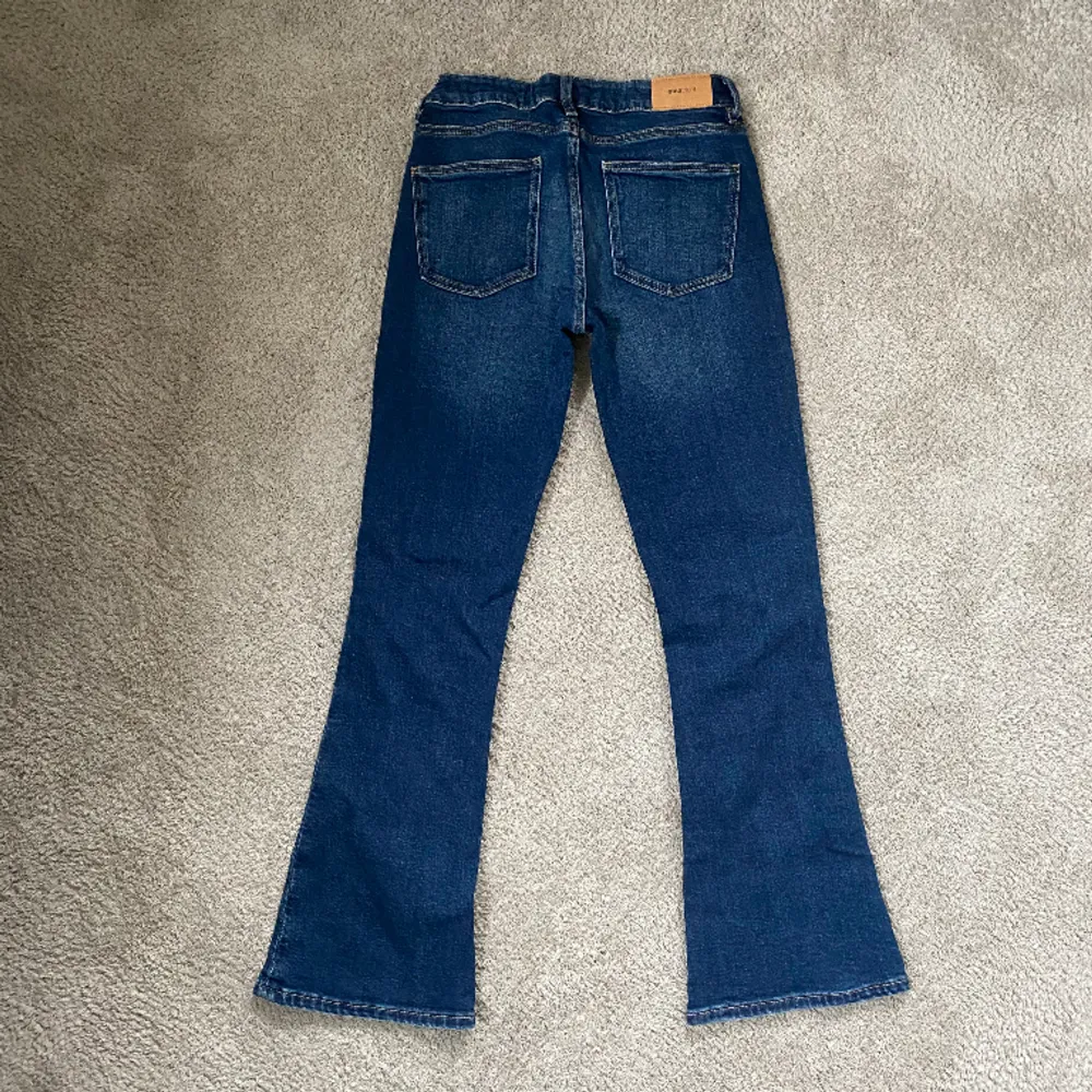 Säljer mina jättefina Gina tricot jeans i storleken 152 i en jättefin blå/mörk blå färg som är i jättebra skick❤️👖. Jeans & Byxor.