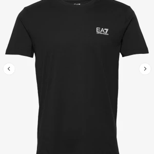 tröja  - intressekoll pp denna, använd typ 2 gånger så jättebra skick storlek s 🥰