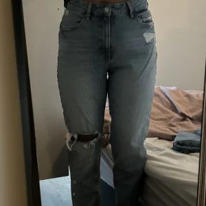 Boyfriend jeans  - Jeans, använda få gånger. Köparen står för frakt 