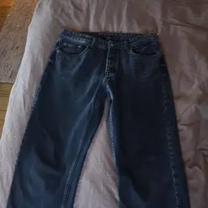 Säljer mina zara jeans då dom blivit för små för mig.