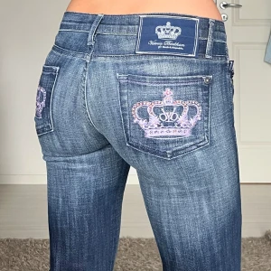 Victoria beckham jeans - midjemått: 36cm rakt över, innerbenslängd: 82cm 💗 