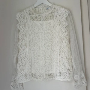 Vit fin meshtop - Vit fin meshtop - jättefin till våren. 🤍