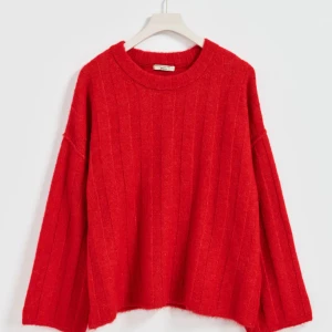 Stickad tröja - Säljer denna stickade tröja från Ginatricot då den inte kommit till användning❤️Tröjan är använd 1 gång och är i mycket fint skick!