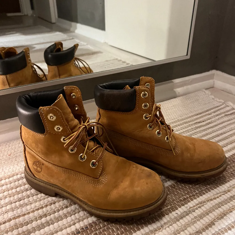 Timberland Boots i storlek 38 för 250kr . Skor.