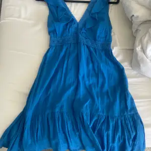 Helt oanvänd blå klänning från Calzedonia💙köppt för 439kr