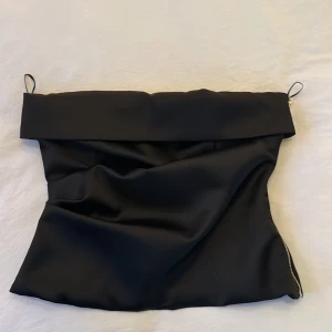 Tubtopp  - Tubtopp från zara använd en gång, nyskick💕