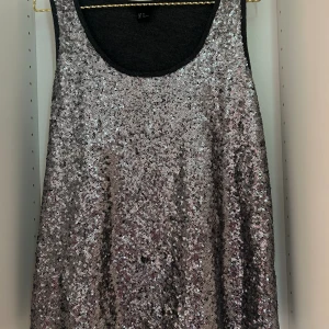 Linne - Paljett topp, väldigt bra skick 