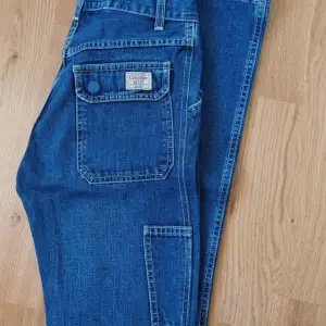 Snygga worker jeans från märket Crocker Normal midja  Carpenter Pef